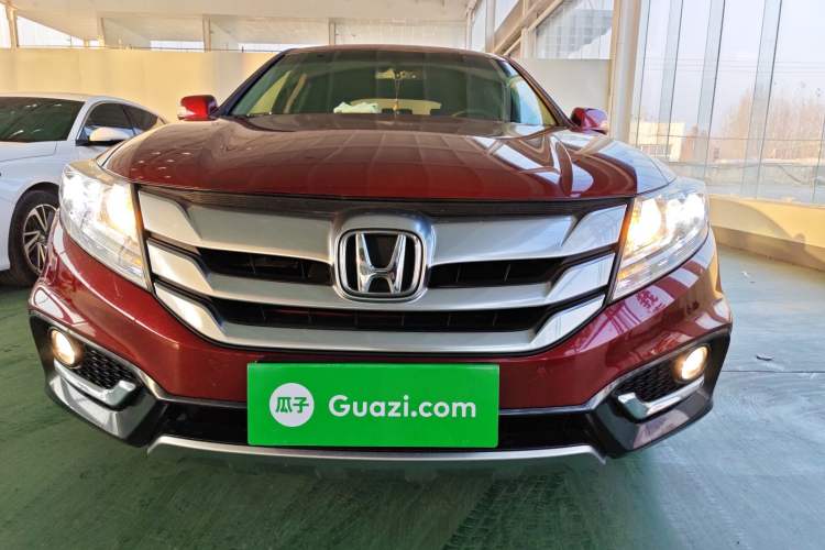 Used Honda Crosstour 2016 2.4L Luxury Edition Front
