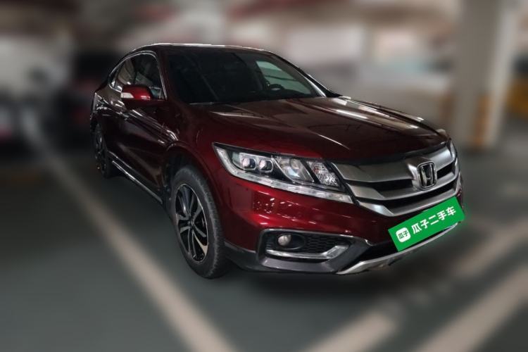 Used Honda Crosstour 2016 2.4L Luxury Edition Front Right 45 Deg