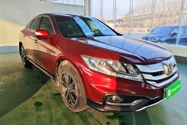 Used Honda Crosstour 2016 2.4L Luxury Edition Front Right 45 Deg
