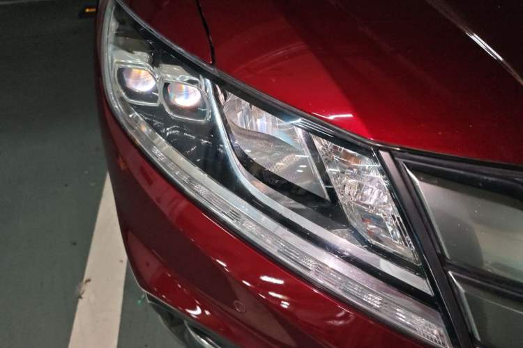 Used Honda Crosstour 2016 2.4L Luxury Edition Right Front Headlight