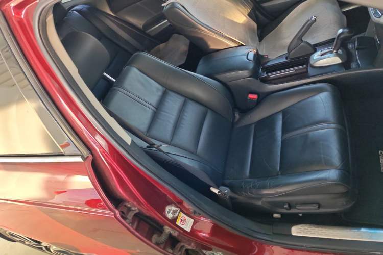 Used Honda Crosstour 2016 2.4L Luxury Edition Right Front Seat