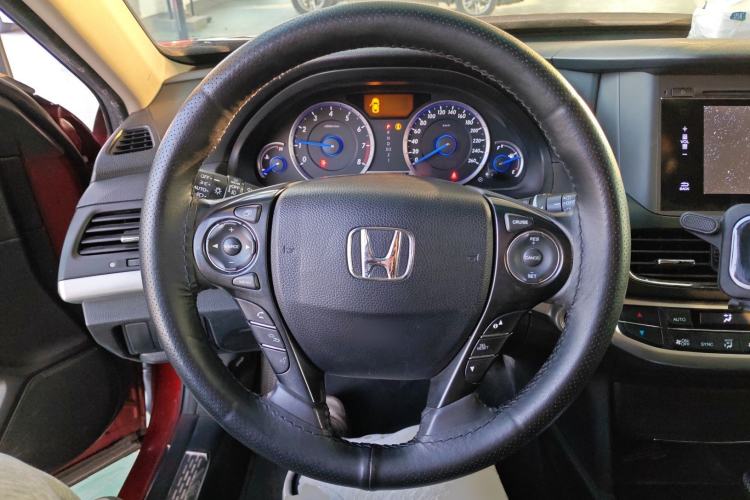 Used Honda Crosstour 2016 2.4L Luxury Edition Steering Wheel