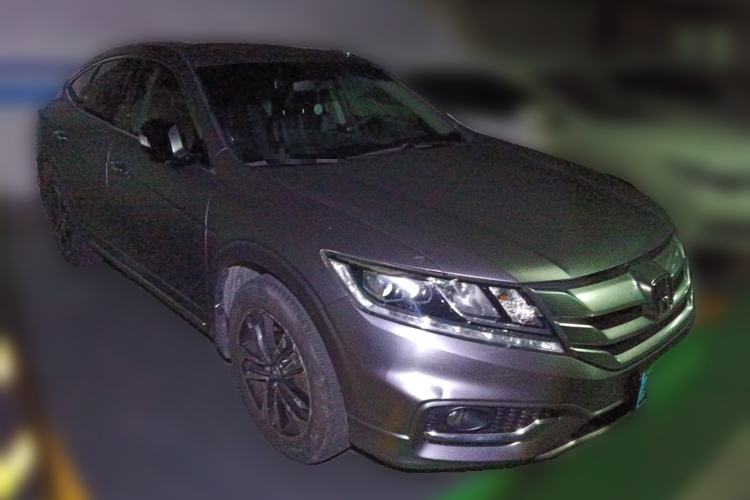 Used Honda Crosstour 2016 2.4L Luxury Edition Front Right 45 Deg