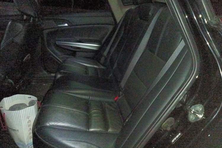 Used Honda Crosstour 2016 2.4L Luxury Edition Left Rear Seat