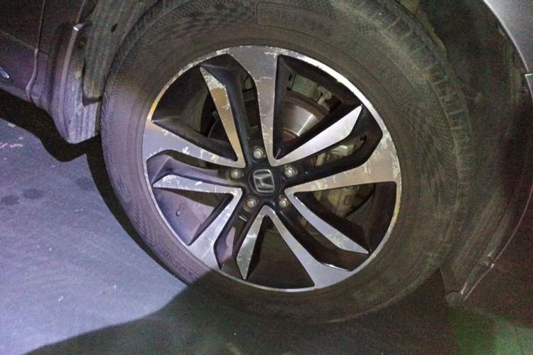 Used Honda Crosstour 2016 2.4L Luxury Edition Right Front Wheel Hub
