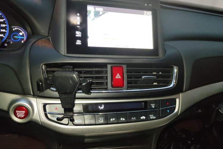 Used Honda Crosstour 2016 2.4L Luxury Edition Audio And AC Panel