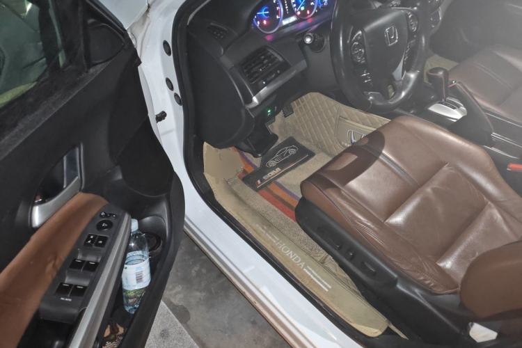 Used Honda Crosstour 2016 2.4L Luxury Edition Driver Seat