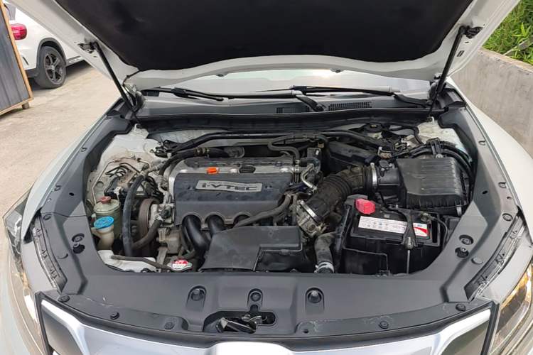 Used Honda Crosstour 2016 2.4L Luxury Edition Engine Bay