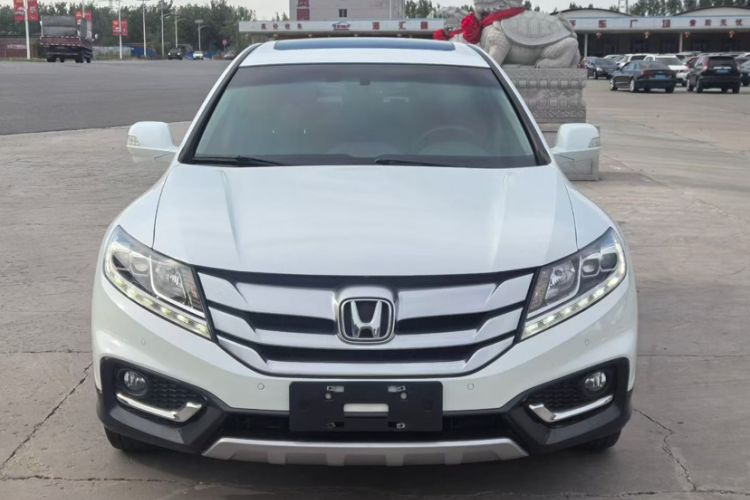 Used Honda Crosstour 2016 2.4L Luxury Edition Exterior 1