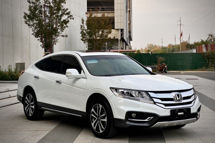 Used Honda Crosstour 2016 2.4L Luxury Edition Exterior 2