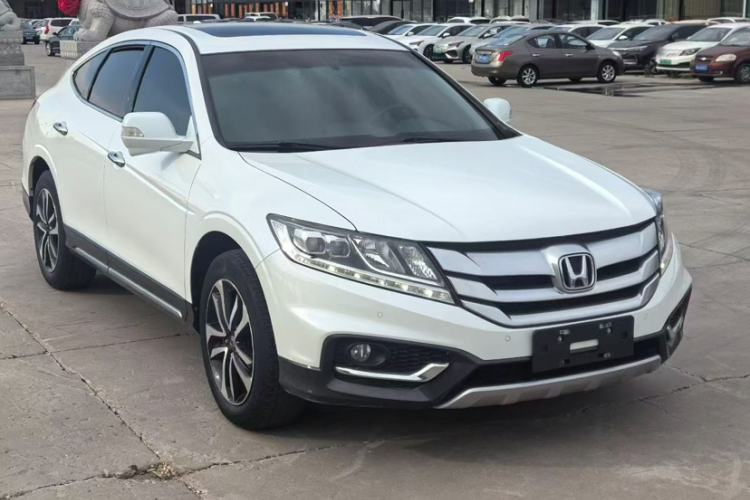 Used Honda Crosstour 2016 2.4L Luxury Edition Exterior 2