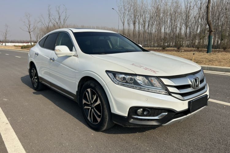 Used Honda Crosstour 2016 2.4L Luxury Edition Exterior 2