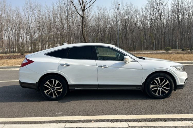 Used Honda Crosstour 2016 2.4L Luxury Edition Exterior 3