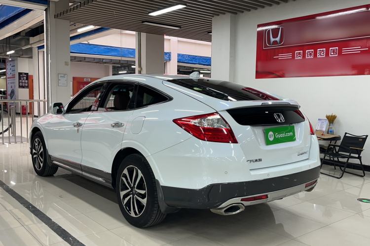 Used Honda Crosstour 2016 2.4L Luxury Edition Exterior 4