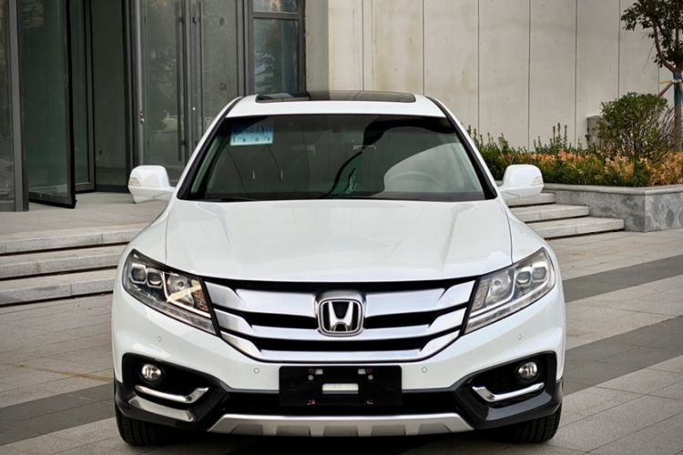 Used Honda Crosstour 2016 2.4L Luxury Edition Exterior 8