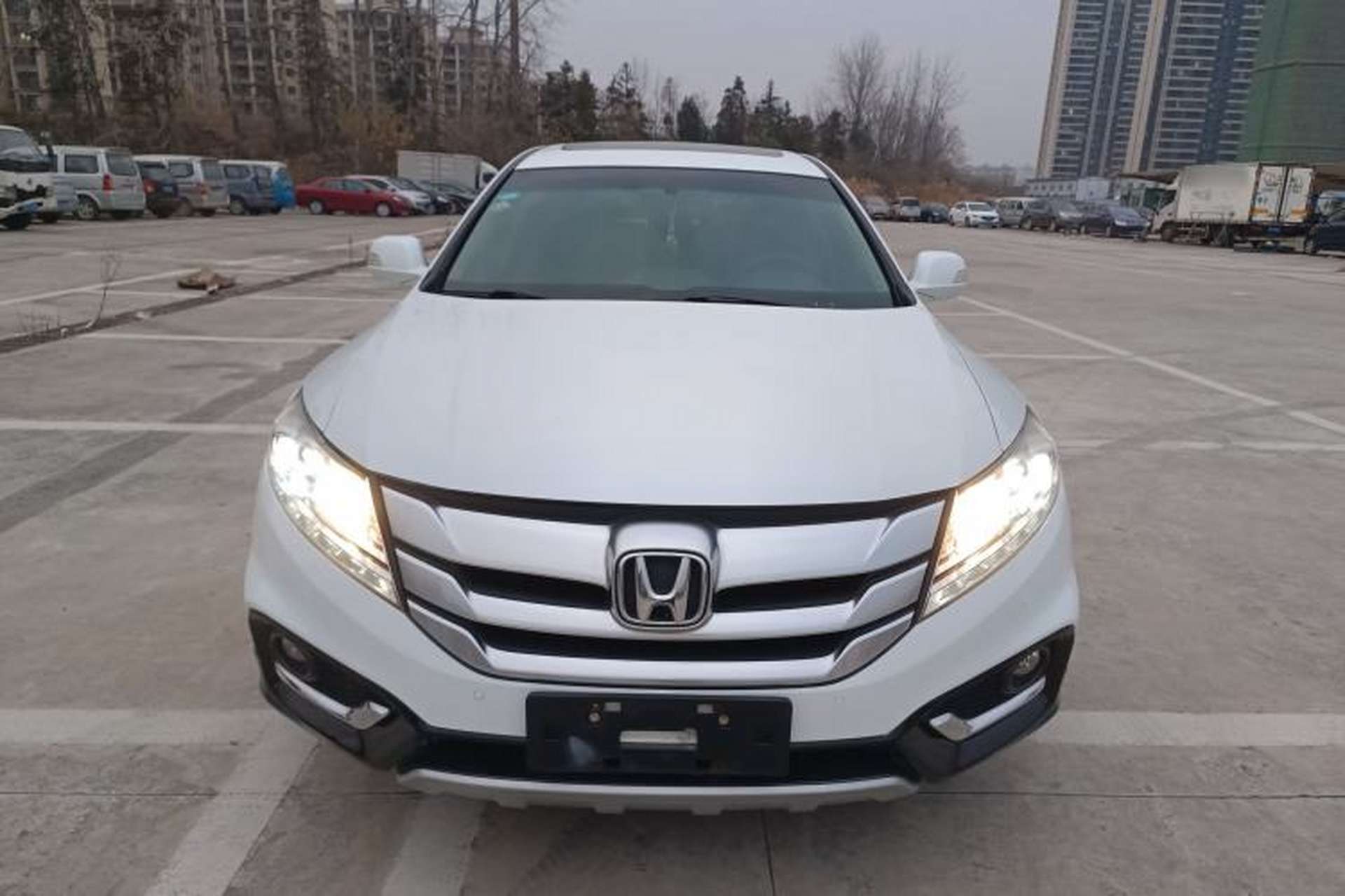 Used Honda Crosstour 2016 2.4L Luxury Edition Front
