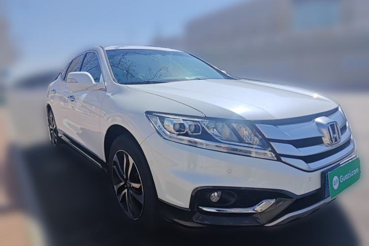 Used Honda Crosstour 2016 2.4L Luxury Edition Front Right 45 Deg