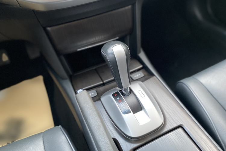 Used Honda Crosstour 2016 2.4L Luxury Edition Gear Lever