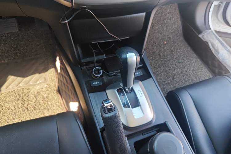 Used Honda Crosstour 2016 2.4L Luxury Edition Gear Lever