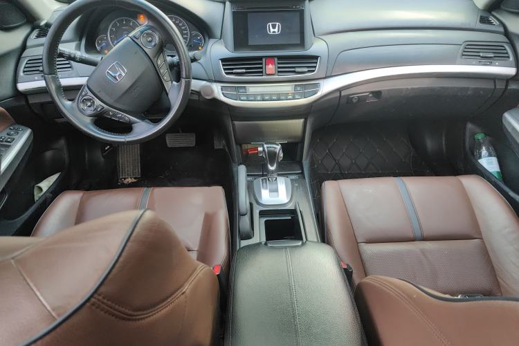 Used Honda Crosstour 2016 2.4L Luxury Edition Interior 2