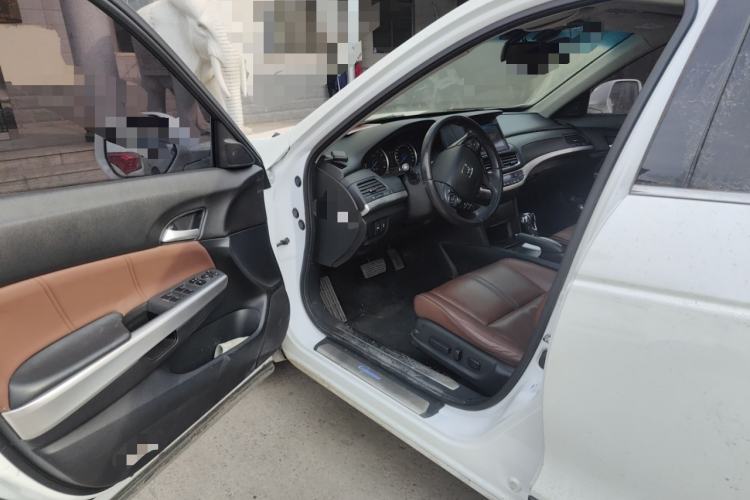 Used Honda Crosstour 2016 2.4L Luxury Edition Interior 3