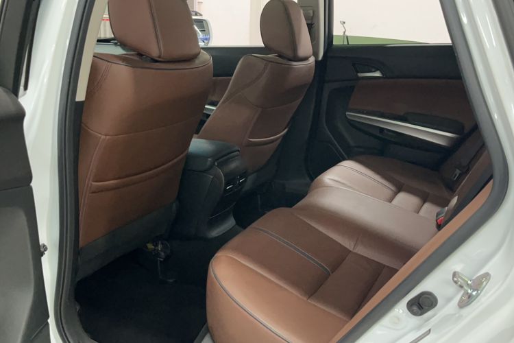 Used Honda Crosstour 2016 2.4L Luxury Edition Interior 4