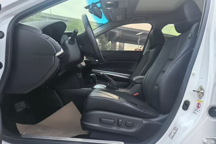 Used Honda Crosstour 2016 2.4L Luxury Edition Interior 4