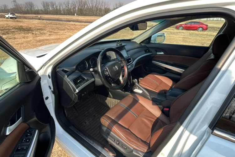 Used Honda Crosstour 2016 2.4L Luxury Edition Interior 4