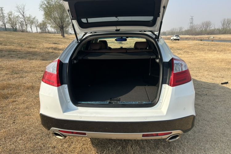 Used Honda Crosstour 2016 2.4L Luxury Edition Interior 5