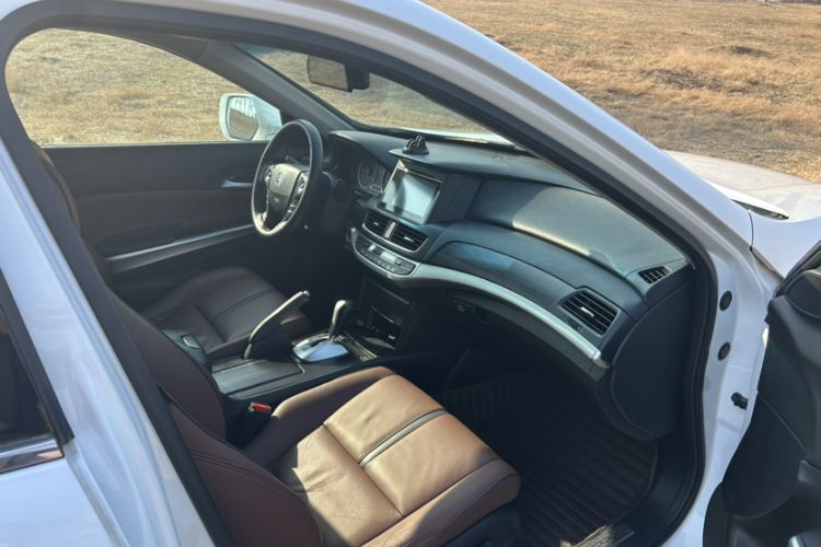 Used Honda Crosstour 2016 2.4L Luxury Edition Interior 6