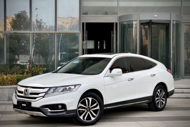 Used Honda Crosstour 2016 2.4L Luxury Edition