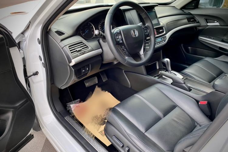 Used Honda Crosstour 2016 2.4L Luxury Edition Left Front Seat