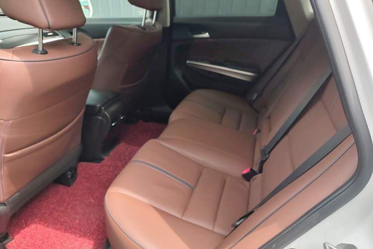 Used Honda Crosstour 2016 2.4L Luxury Edition Left Rear Seat