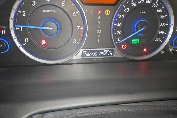 Used Honda Crosstour 2016 2.4L Luxury Edition Odometer Close Up
