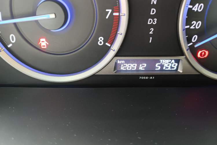 Used Honda Crosstour 2016 2.4L Luxury Edition Odometer Close Up