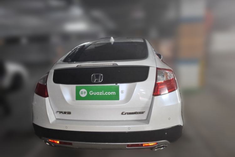 Used Honda Crosstour 2016 2.4L Luxury Edition Rear