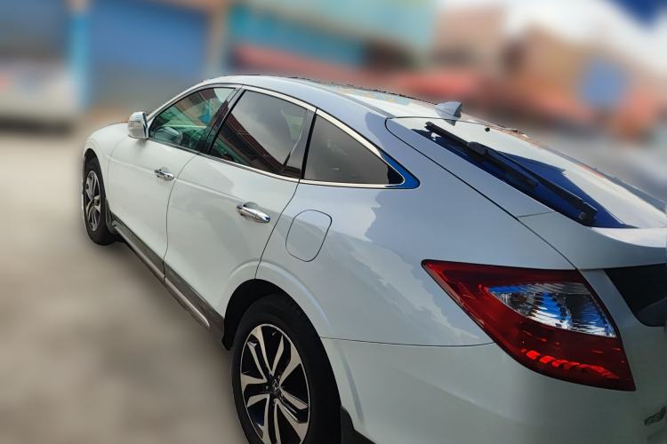 Used Honda Crosstour 2016 2.4L Luxury Edition Rear Left 45 Deg