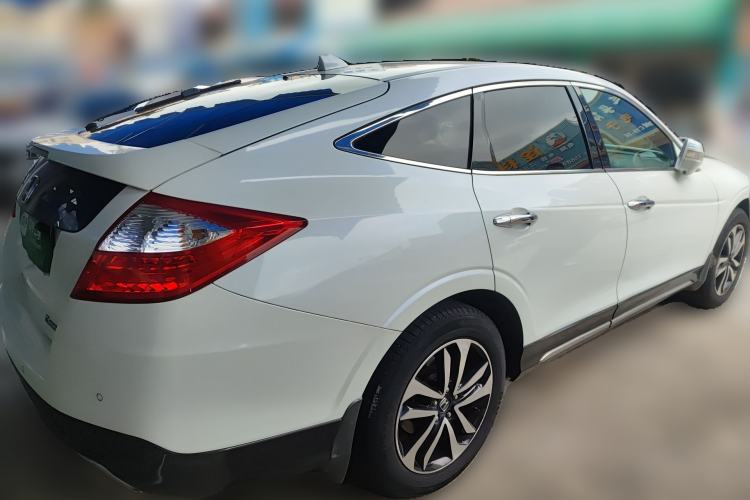 Used Honda Crosstour 2016 2.4L Luxury Edition Rear Right 45 Deg