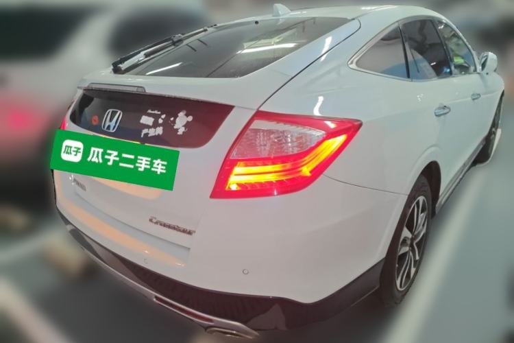Used Honda Crosstour 2016 2.4L Luxury Edition Rear Right 45 Deg