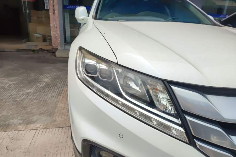 Used Honda Crosstour 2016 2.4L Luxury Edition Right Front Headlight