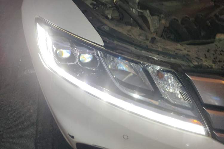 Used Honda Crosstour 2016 2.4L Luxury Edition Right Front Headlight