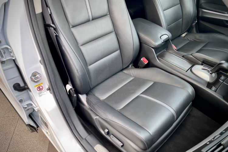 Used Honda Crosstour 2016 2.4L Luxury Edition Right Front Seat