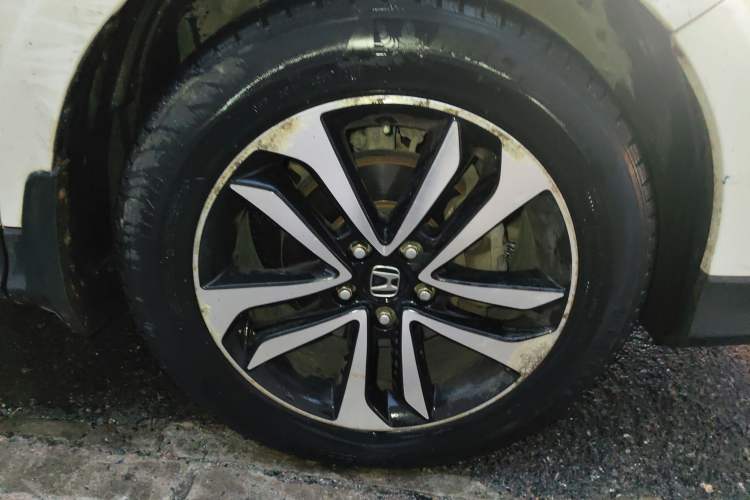 Used Honda Crosstour 2016 2.4L Luxury Edition Right Front Wheel Hub