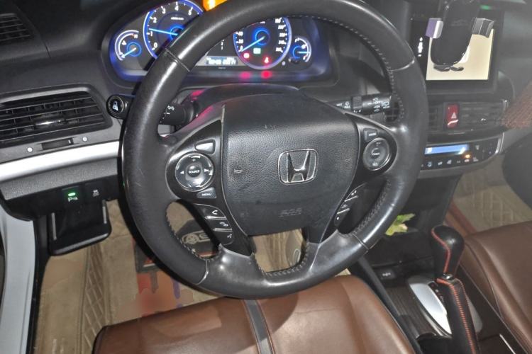 Used Honda Crosstour 2016 2.4L Luxury Edition Steering Wheel