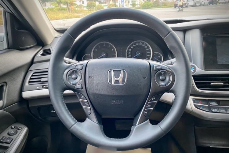 Used Honda Crosstour 2016 2.4L Luxury Edition Steering Wheel