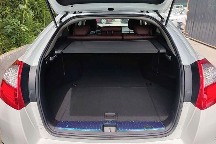 Used Honda Crosstour 2016 2.4L Luxury Edition Trunk