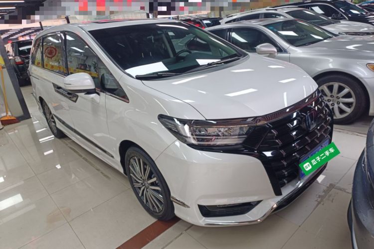 Used Honda Elysion 2022 2.0L eHEV Luxury First Edition Front Right 45 Deg
