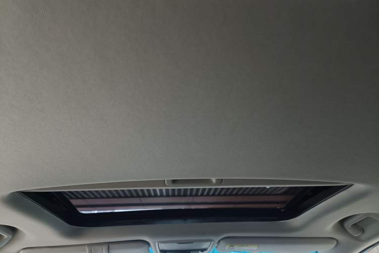 Used Honda Elysion 2022 2.0L eHEV Luxury First Edition Headliner