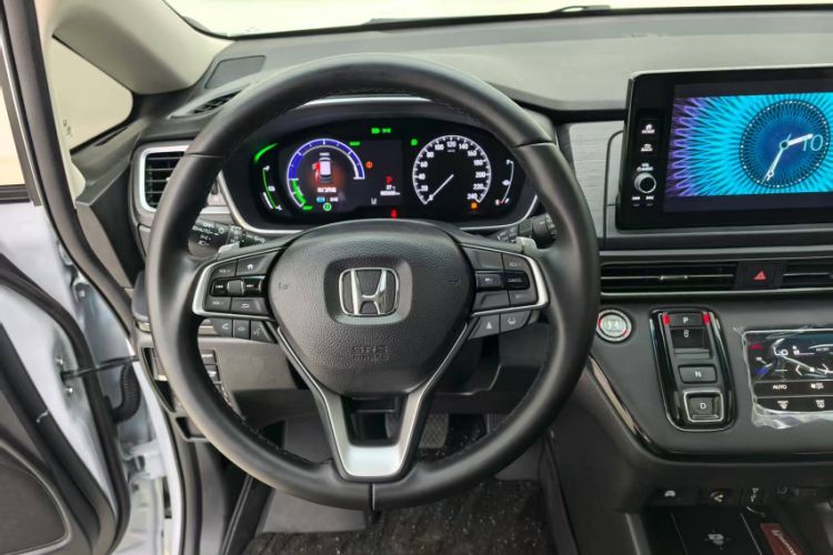 Used Honda Elysion 2024 2.0L eHEV Luxury Edition Interior 1