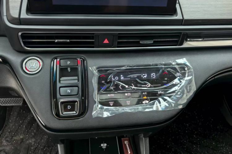 Used Honda Elysion 2024 2.0L eHEV Luxury Edition Interior 2